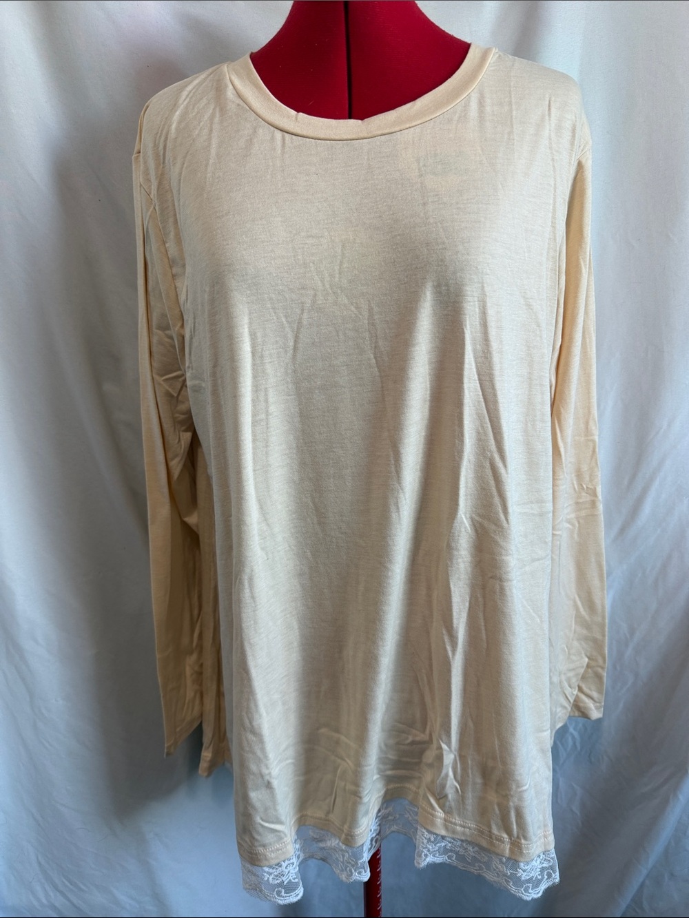 Women's Long Sleeve Lace-Hem Tee in Cream